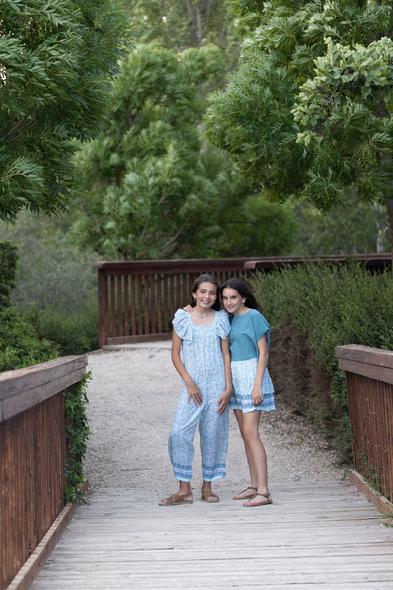 MON04 Mono largo volantes flores cenefa