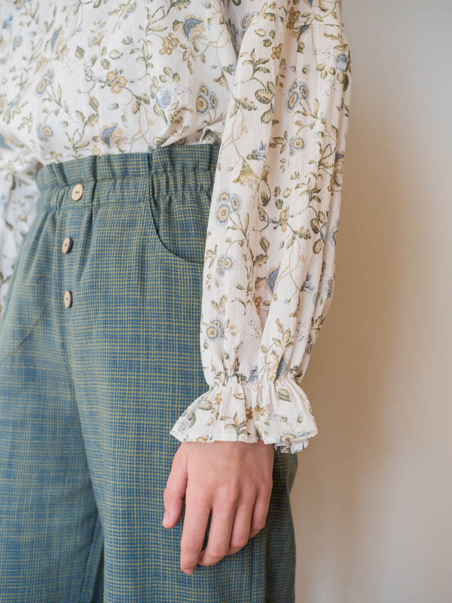 BLU10 Blusa romántica flor bucólica