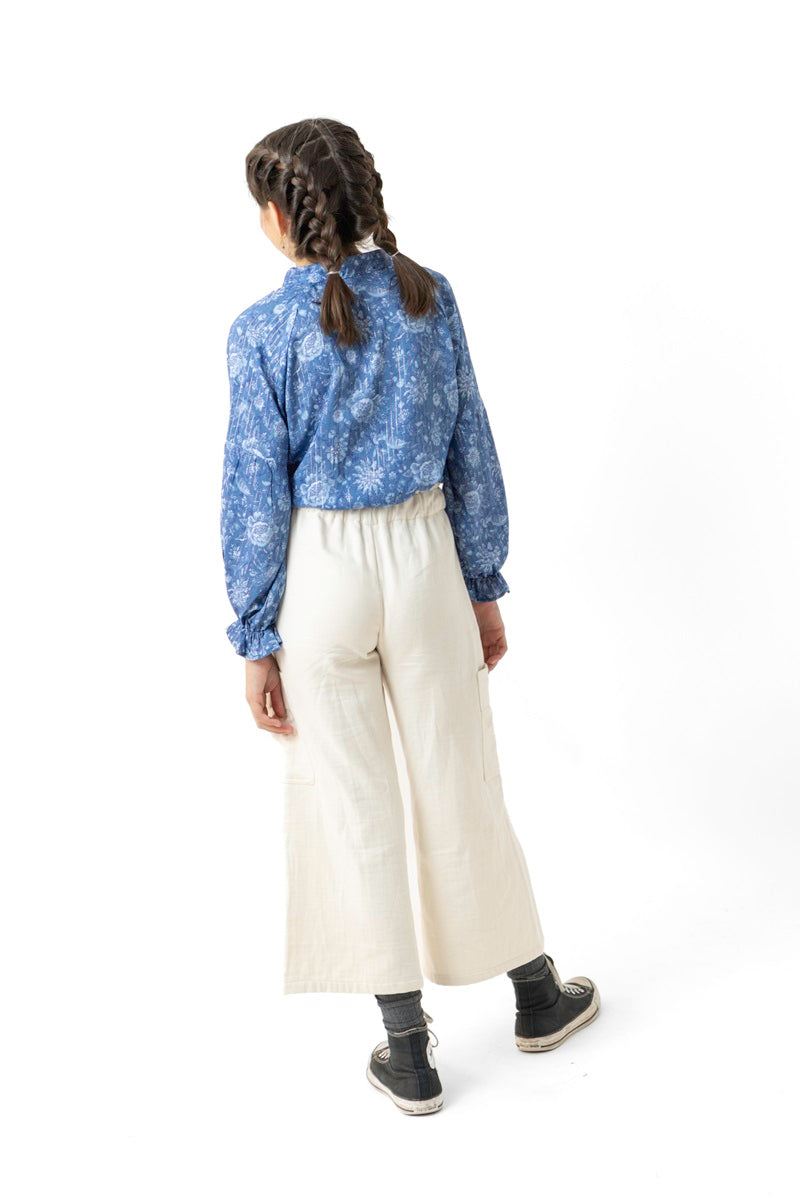 BLU08 Blusa romántica flor azul raya lúrex