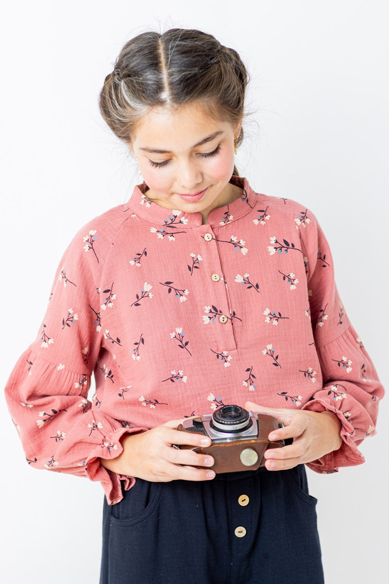 BLU09 Blusa romántica flor tulipán