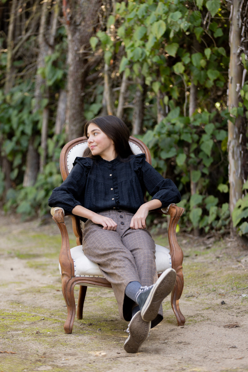 BLU11 Blusa volantes negra