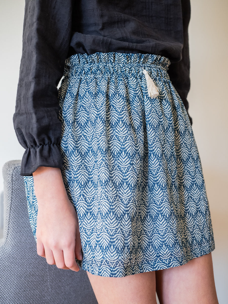 FAL02 Falda gomas hojas azul