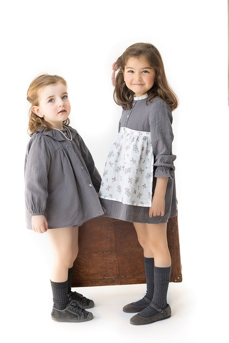 VES01 Vestido delantal topitos piedra