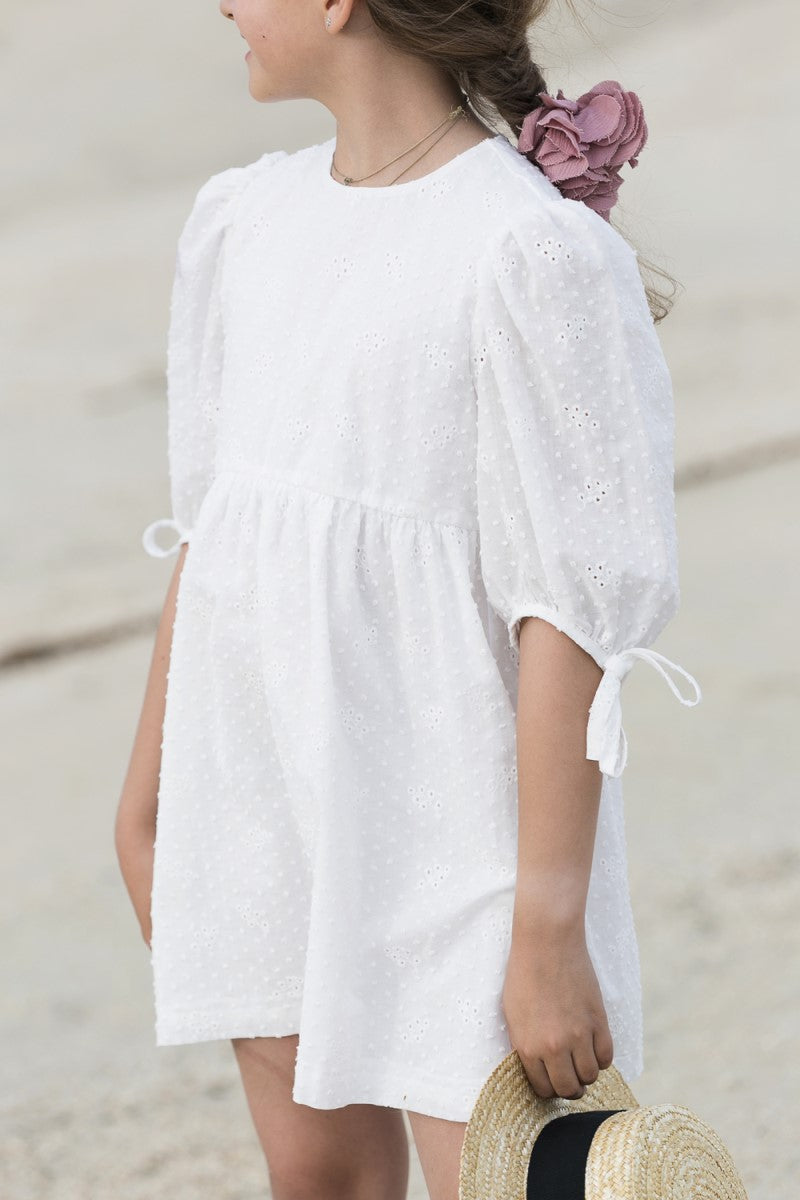 VES05 Vestido manga farol plumeti bordado hojas blanco