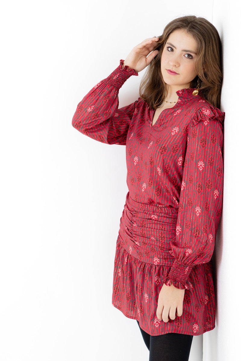 BLUT03 Blusa volantes guinda