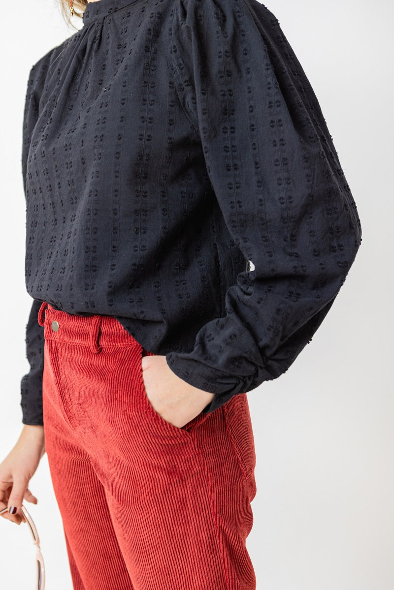 BLUT05 Blusa hombrera negra