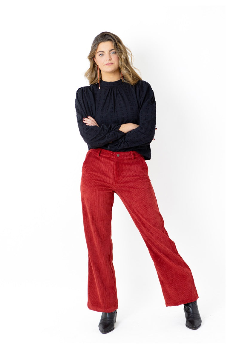 BLUT05 Blusa hombrera negra