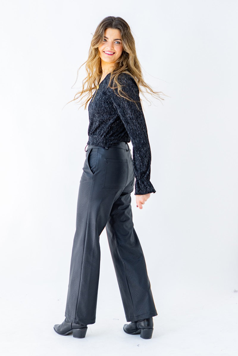 PANT04 Pantalón efecto piel negro