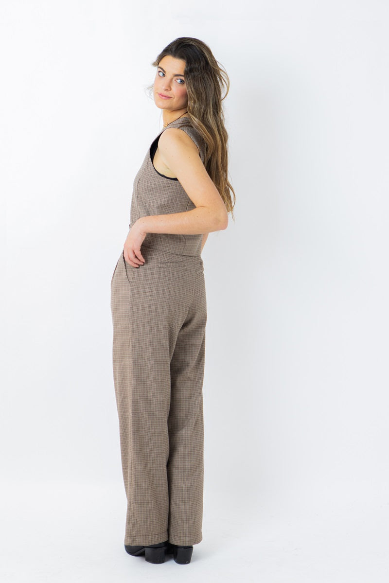 PANT08 Pantalón cuadro marrón