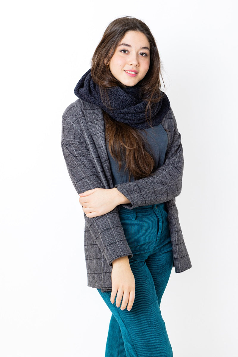 AB03 Abrigo cuadro gris