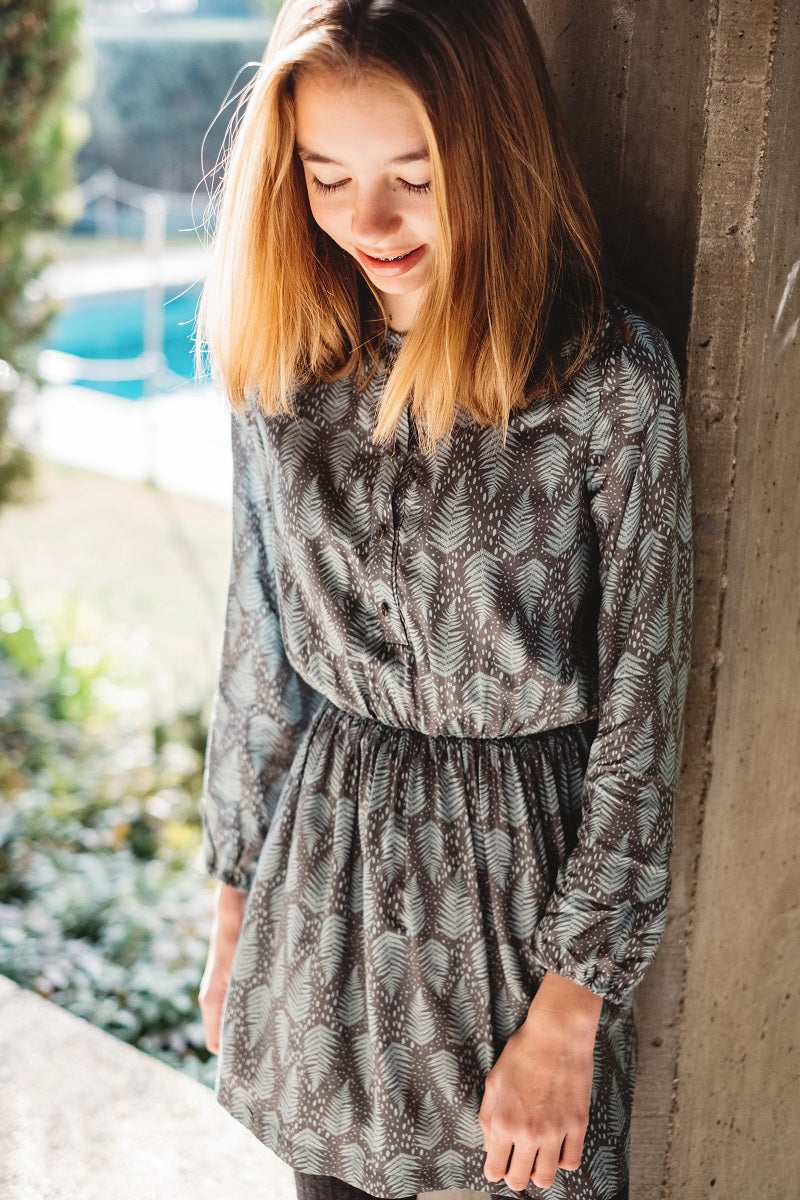 VES10 Vestido camisero ablusado hojas