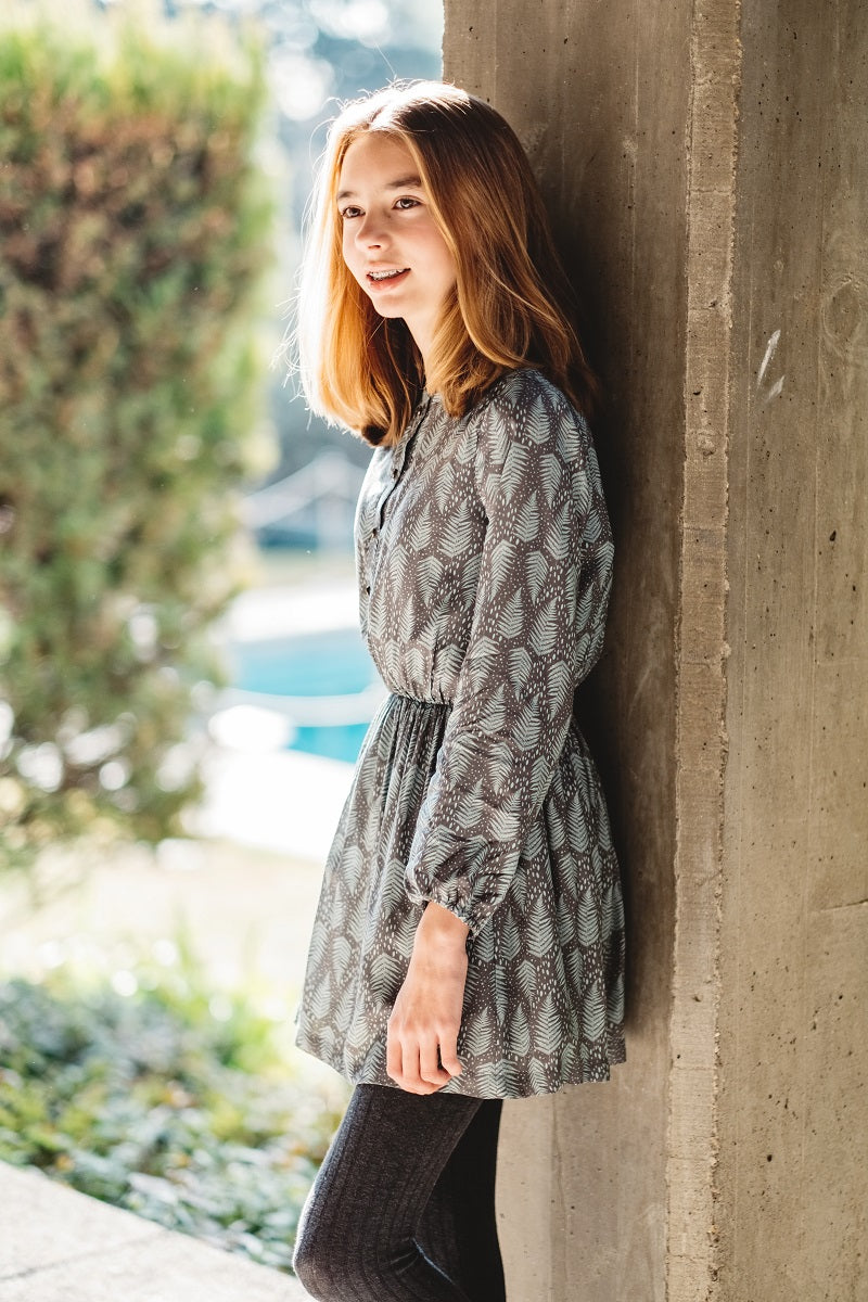 VES10 Vestido camisero ablusado hojas