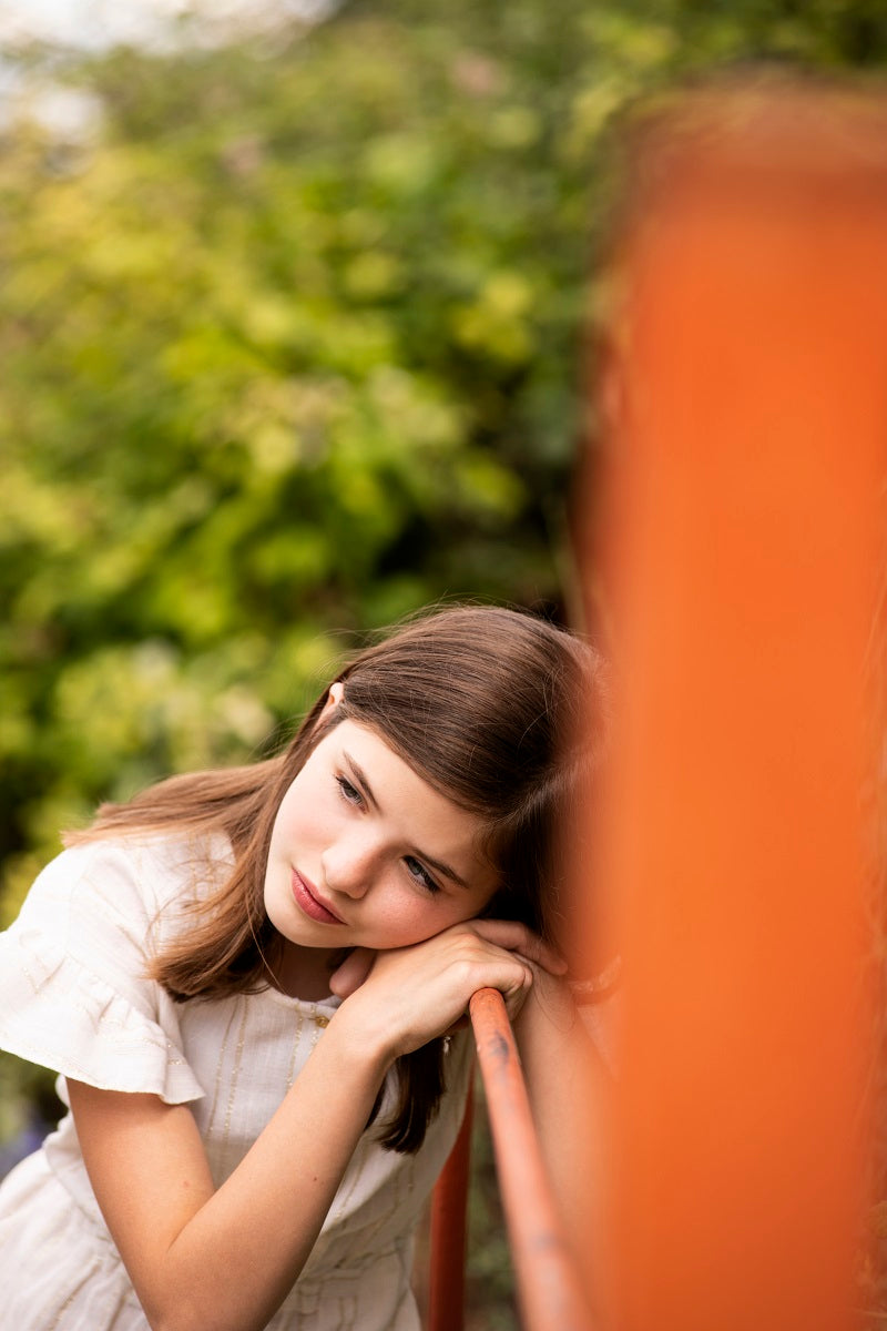 MON05 Mono corto camisero blanco rayas oro