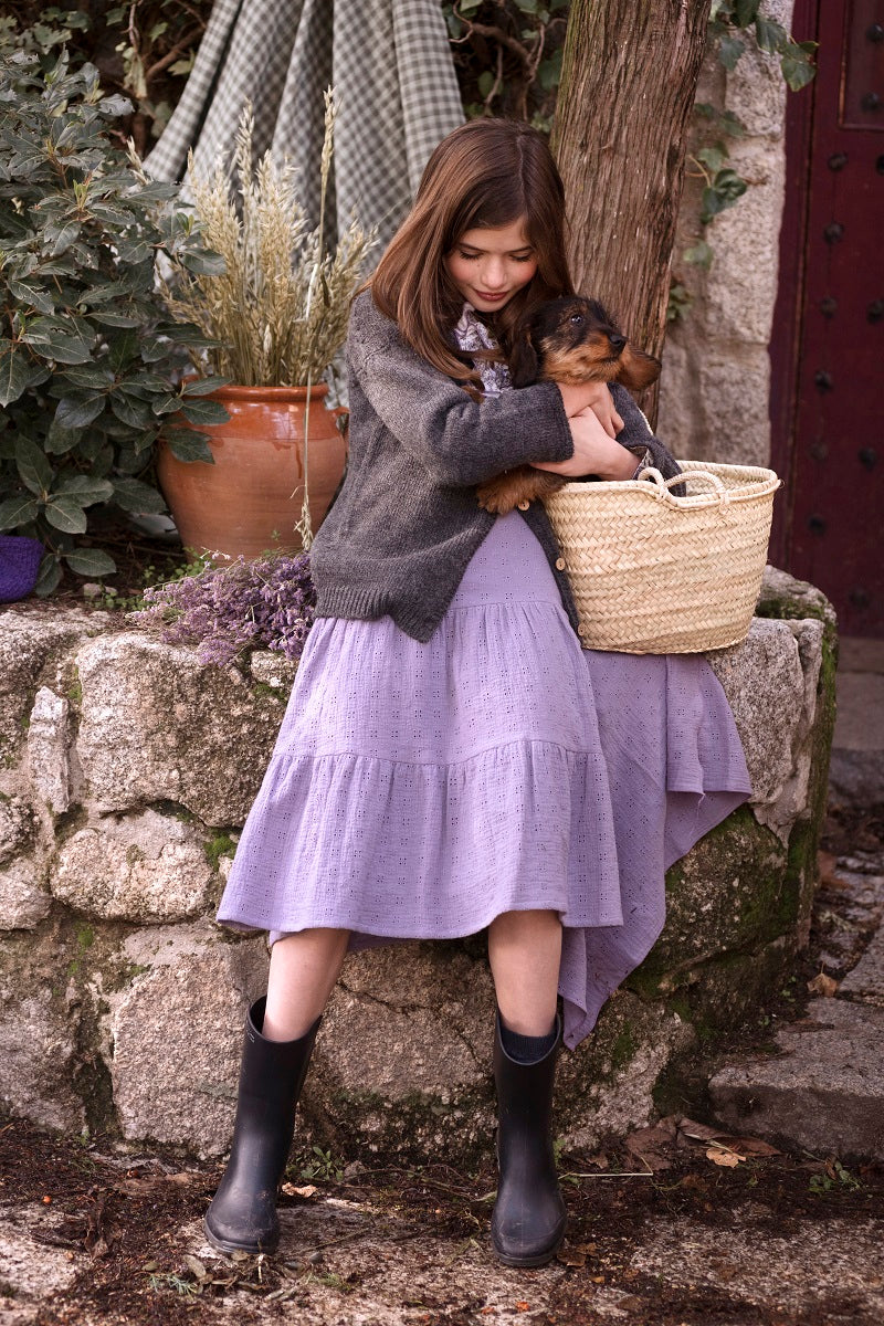 FAL05 Falda midi bordada florecitas malvas