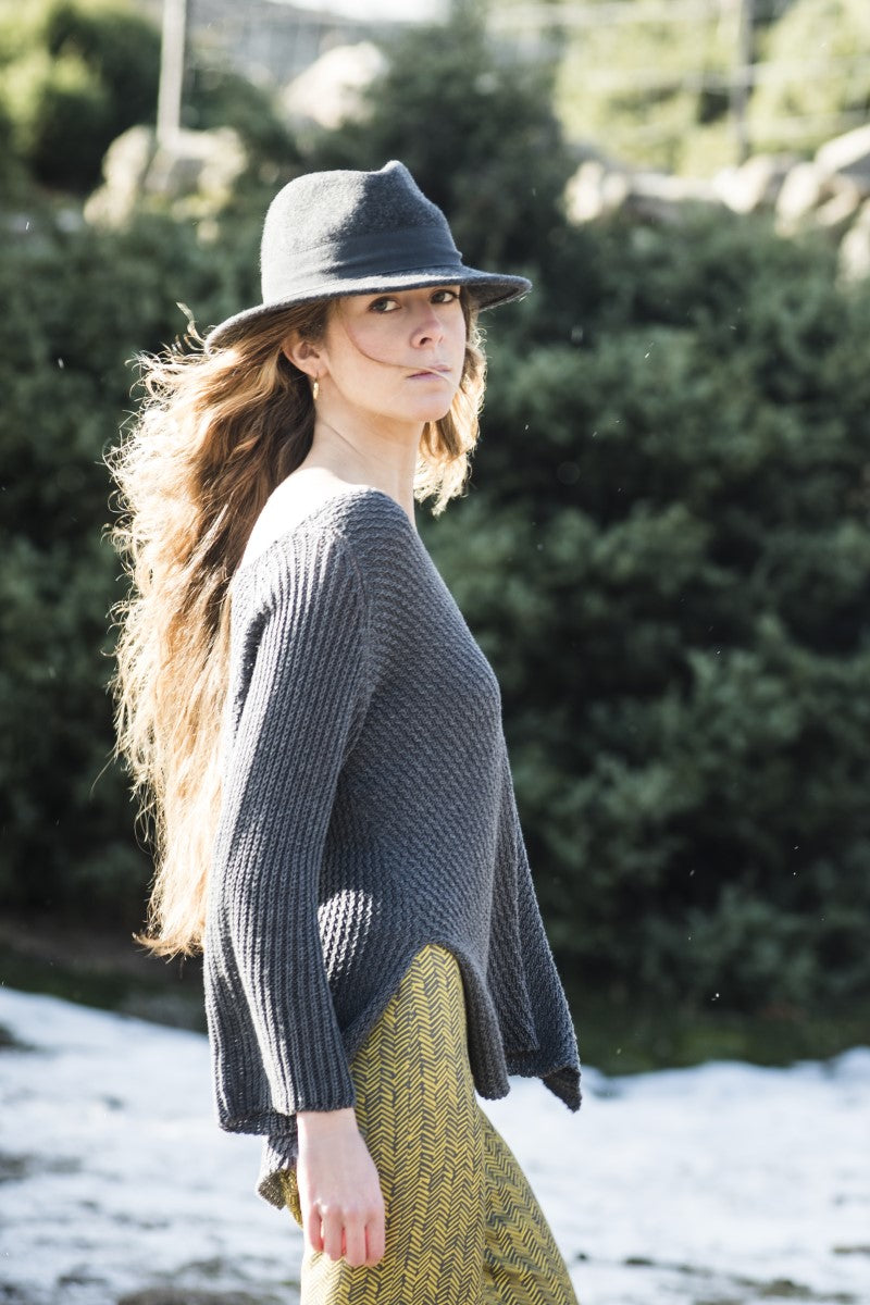 PANT01 Pantalón largo fluido étnico mostaza/gris