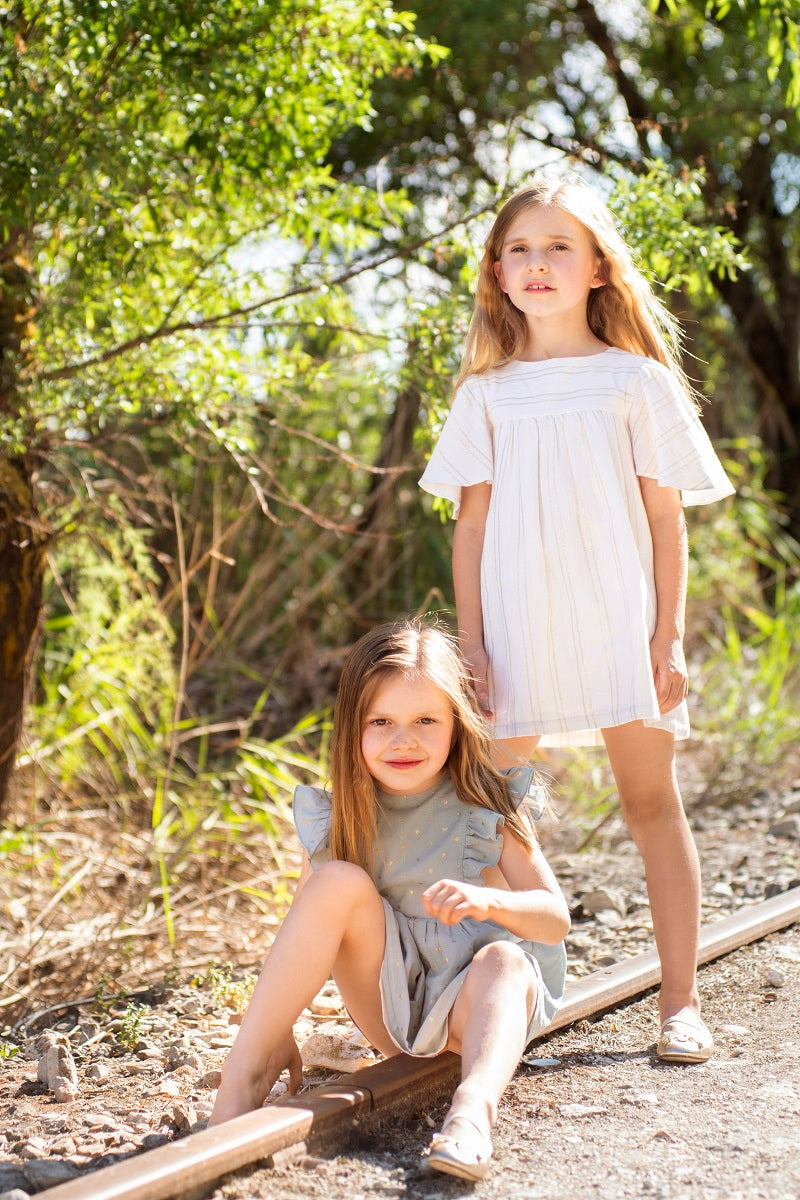 VES04 Vestido manga volada blanco rayas oro