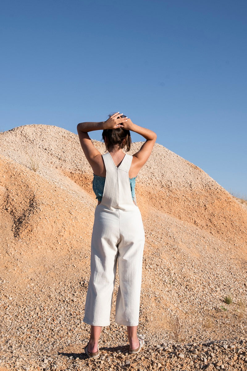 MONT02 Mono largo rústico blanco