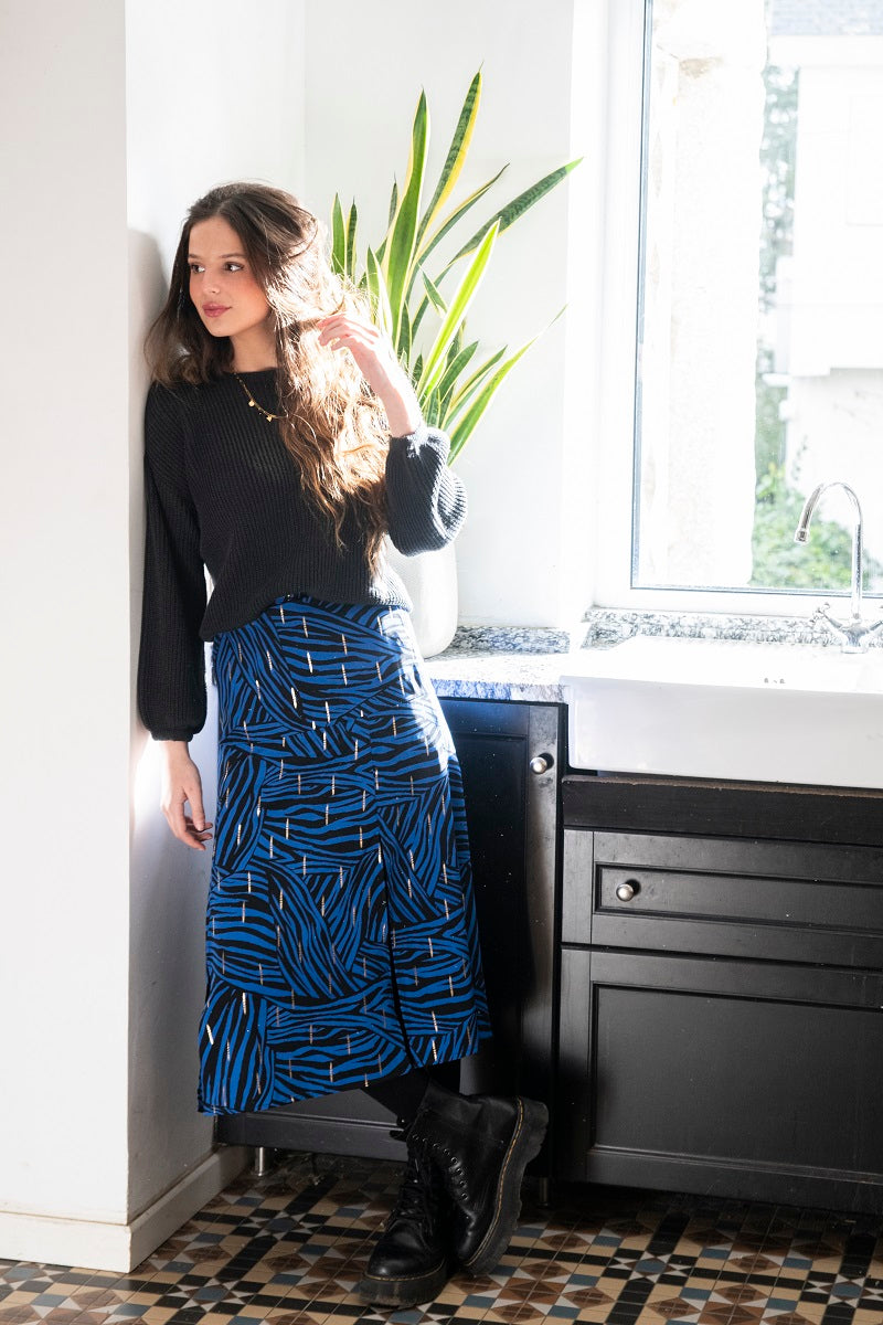 FALT04 Falda larga cebra azul