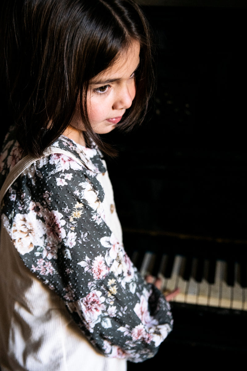 BLU07 Blusa romántica flores