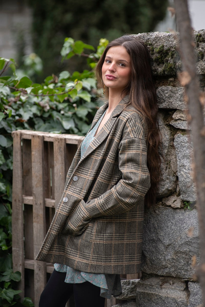AB01 Abrigo oversize cuadros tonos tierra