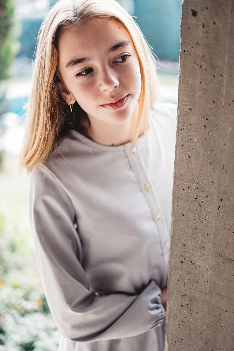 VES09 Vestido camisero ablusado topitos dorados