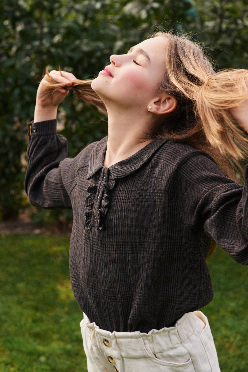 Blusa romántica cuadro chocolate