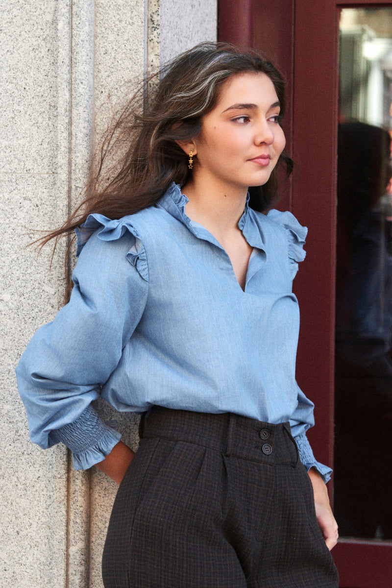 Blusa volante hombro denim