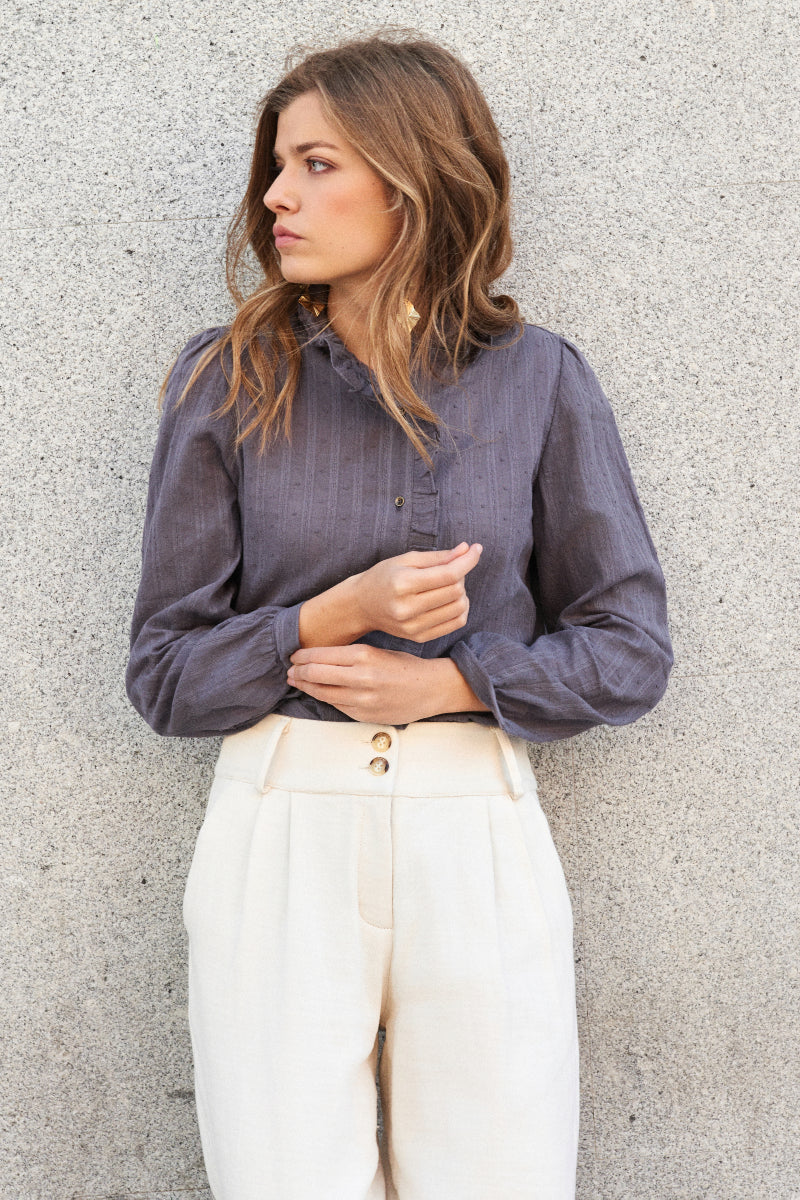 Blusa volantes plumeti gris