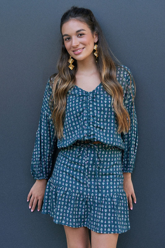 BLU12 Blusa abullonada ramitas