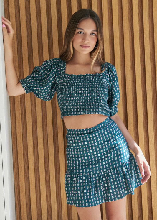 BLU15 Blusa abullonada engomada ramitas