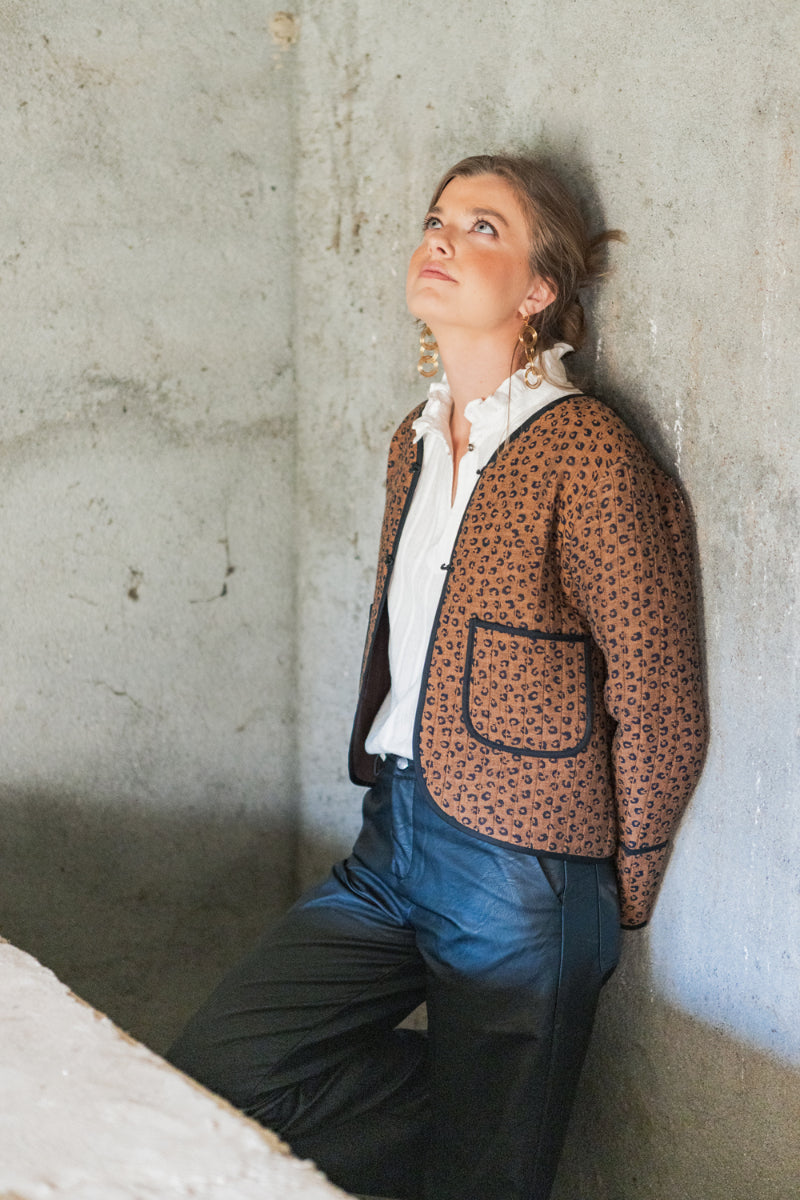 AB04 Chaqueta animal print