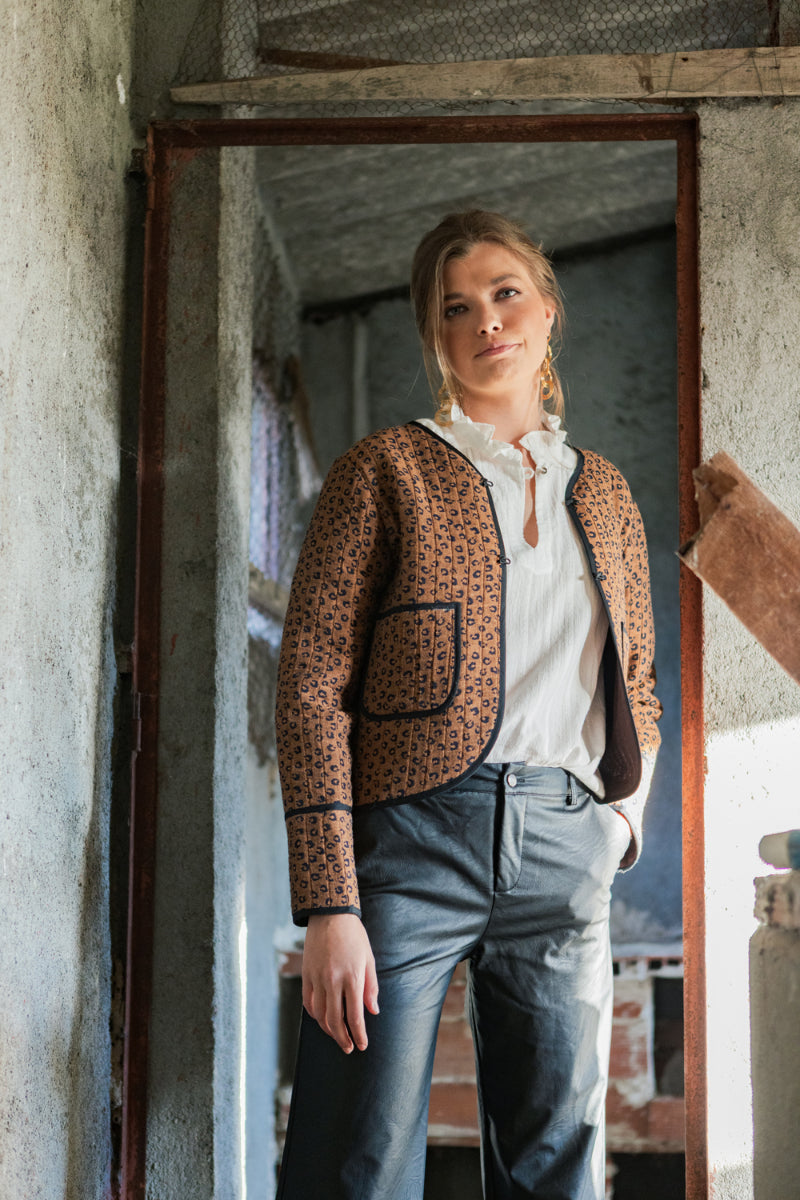 AB04 Chaqueta animal print